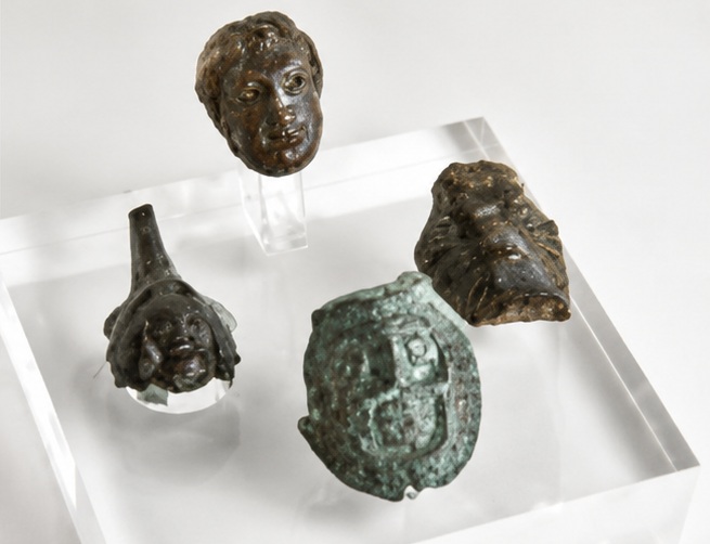 Moedas e Artefatos